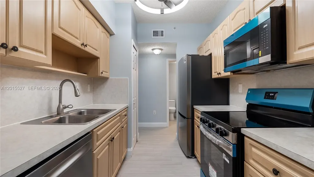 7085 Nova Drive Davie FL 33317