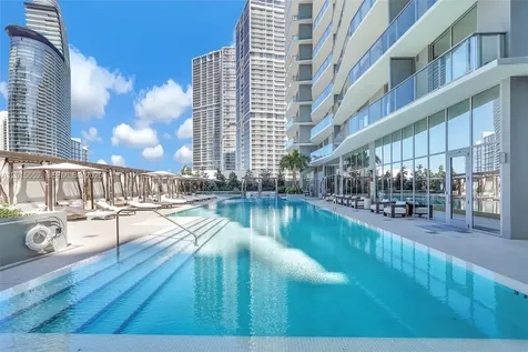 77 SE 5th Street Miami FL 33131