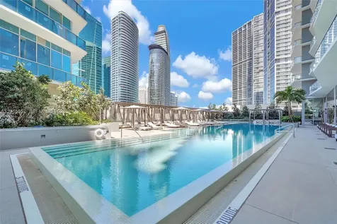 77 SE 5th Street Miami FL 33131
