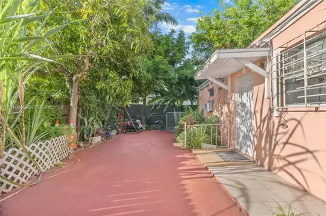 1041 NW 196th Terrace Miami Gardens FL 33169