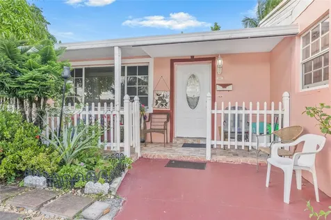 1041 NW 196th Terrace Miami Gardens FL 33169