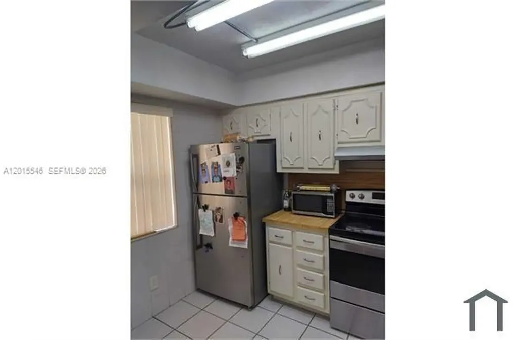 207 NE 141st Street Miami FL 33161