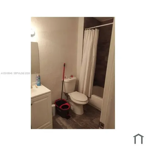 207 NE 141st Street Miami FL 33161