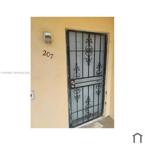 207 NE 141st Street Miami FL 33161