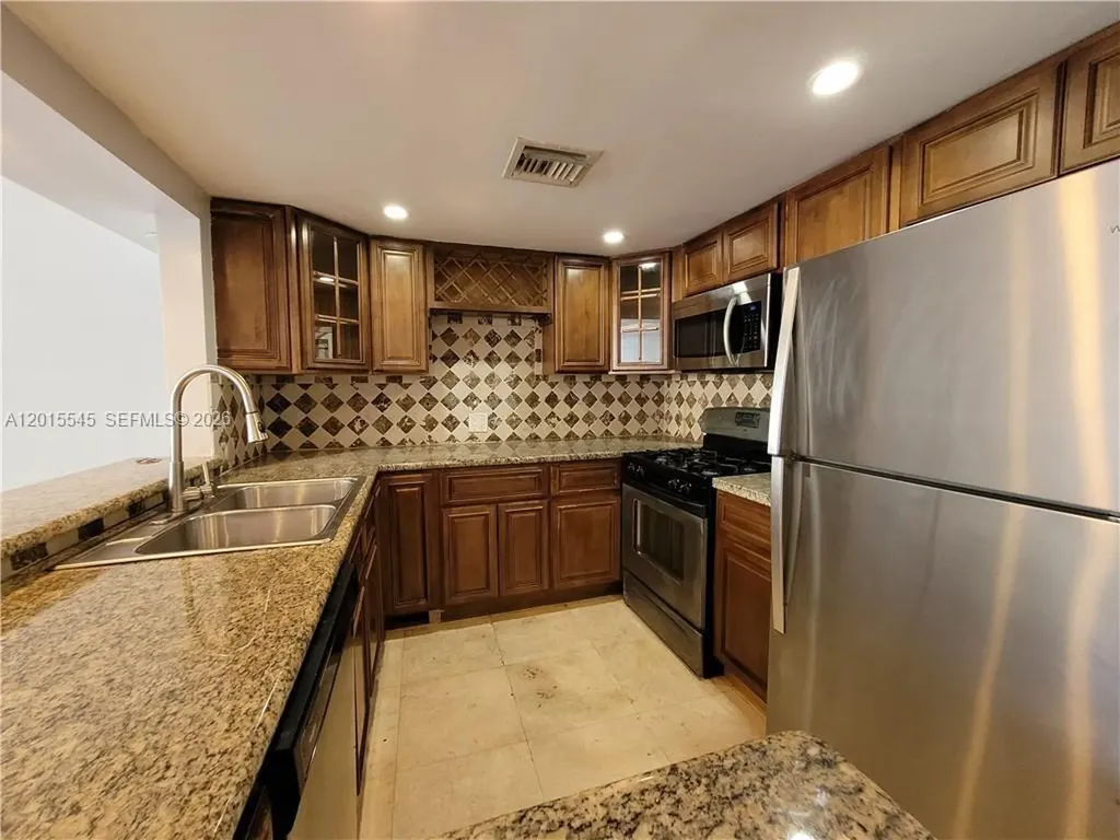 2175 NE 170th Street North Miami Beach FL 33162