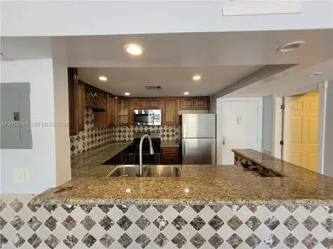 2175 NE 170th Street North Miami Beach FL 33162