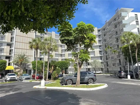 20400 W Country Club Drive Aventura FL 33180
