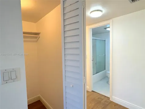 20400 W Country Club Drive Aventura FL 33180