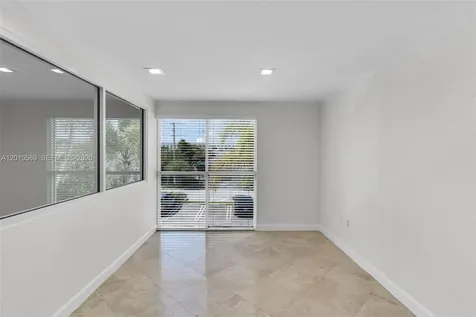 8216 NW 30th Terrace Doral FL 33122