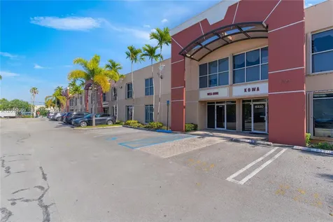 8216 NW 30th Terrace Doral FL 33122