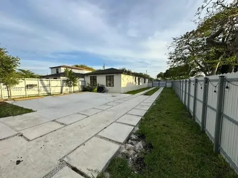 10091 Kumquat Street Miami FL 33157