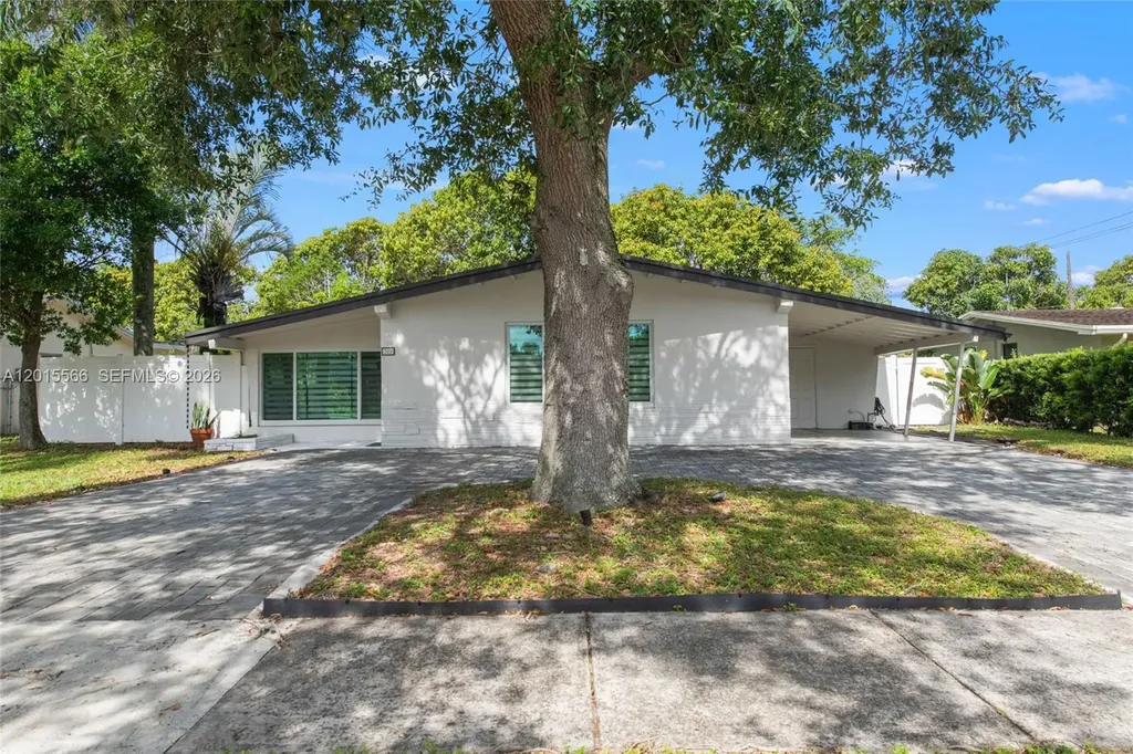309 NW 43rd Avenue Plantation FL 33317