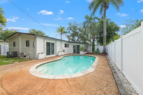 309 NW 43rd Avenue Plantation FL 33317