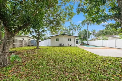 309 NW 43rd Avenue Plantation FL 33317
