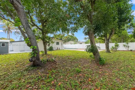 309 NW 43rd Avenue Plantation FL 33317