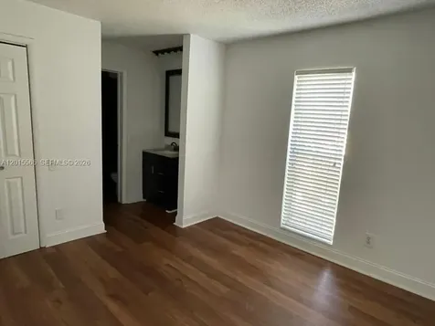 5222 NE 6th Avenue Oakland Park FL 33334