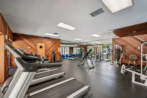 5222 NE 6th Avenue Oakland Park FL 33334