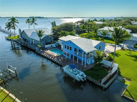 474 Peninsula Drive Fort Pierce FL 34946
