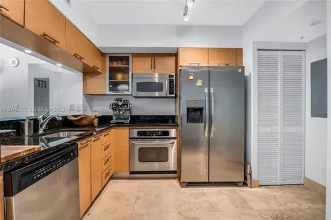 31 SE 5th Street Miami FL 33131