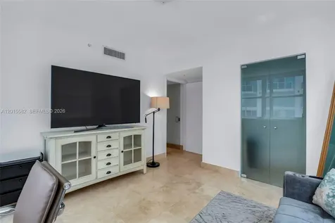 31 SE 5th Street Miami FL 33131