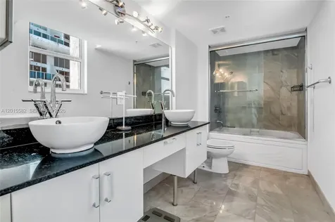 31 SE 5th Street Miami FL 33131