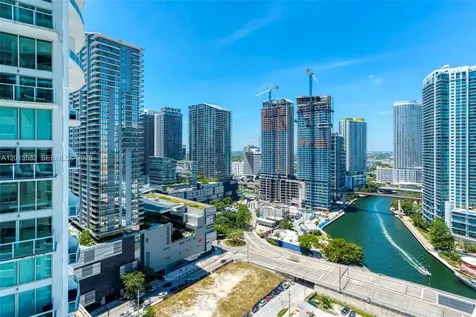 31 SE 5th Street Miami FL 33131