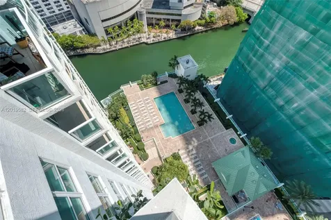 31 SE 5th Street Miami FL 33131