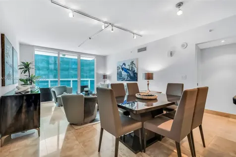 31 SE 5th Street Miami FL 33131