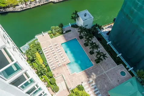 31 SE 5th Street Miami FL 33131