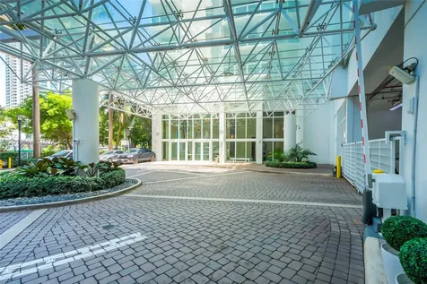31 SE 5th Street Miami FL 33131