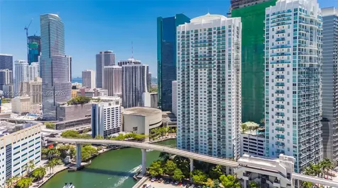 31 SE 5th Street Miami FL 33131