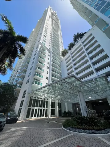 31 SE 5th Street Miami FL 33131
