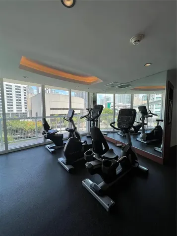 31 SE 5th Street Miami FL 33131