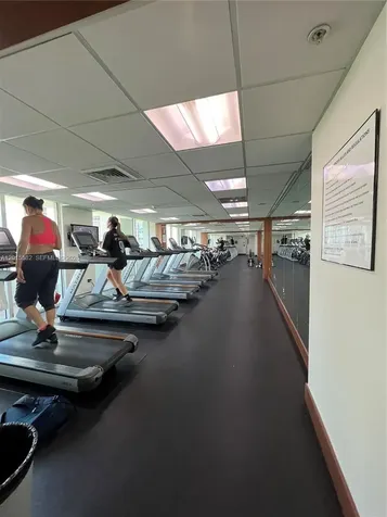 31 SE 5th Street Miami FL 33131