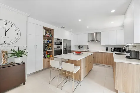 301 Hampton Lane Key Biscayne FL 33149