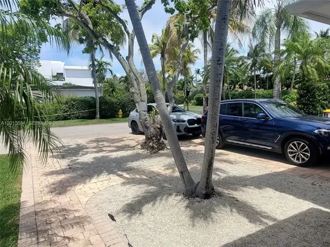 301 Hampton Lane Key Biscayne FL 33149