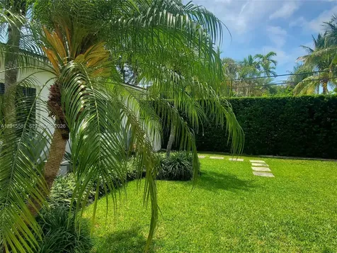 301 Hampton Lane Key Biscayne FL 33149