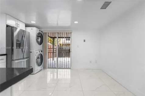 4079 W 9th Lane Hialeah FL 33012