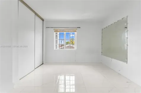 4079 W 9th Lane Hialeah FL 33012