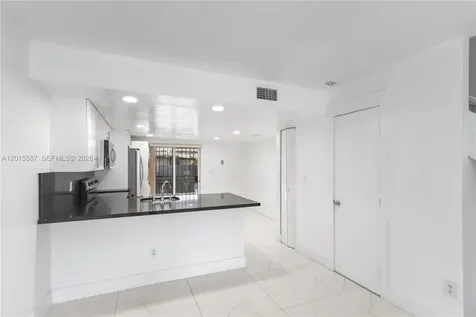 4079 W 9th Lane Hialeah FL 33012