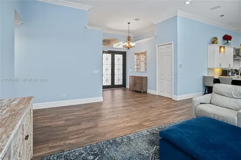 8146 N Savannah Circle Davie FL 33328