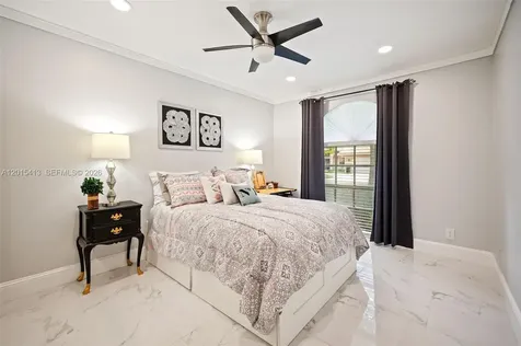 10420 NW 49th Place Coral Springs FL 33076