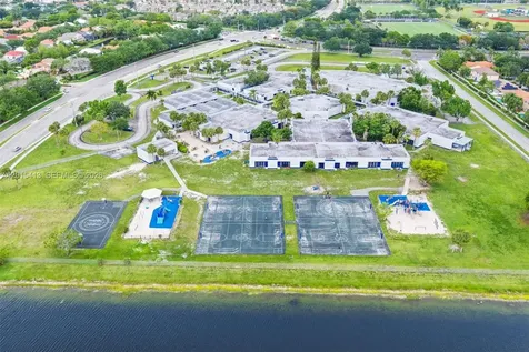 10420 NW 49th Place Coral Springs FL 33076