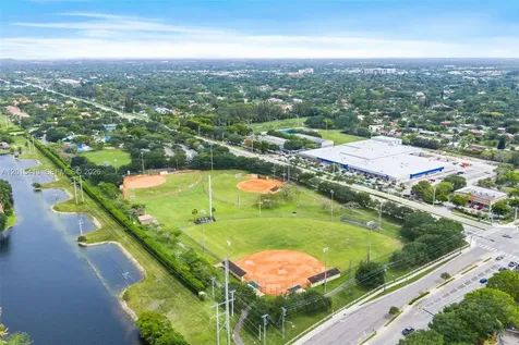 10420 NW 49th Place Coral Springs FL 33076