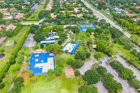 10420 NW 49th Place Coral Springs FL 33076