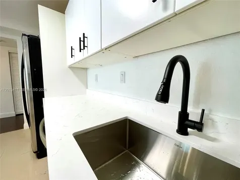 19390 Collins Avenue Sunny Isles Beach FL 33160