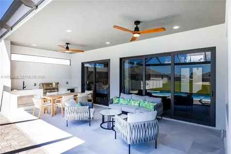 10 SW 33rd Place Cape Coral FL 33904