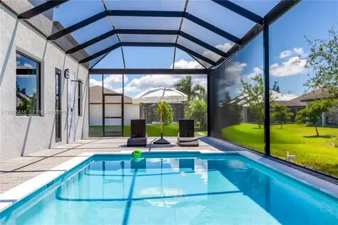 10 SW 33rd Place Cape Coral FL 33904