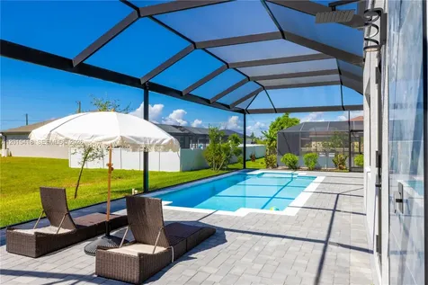10 SW 33rd Place Cape Coral FL 33904