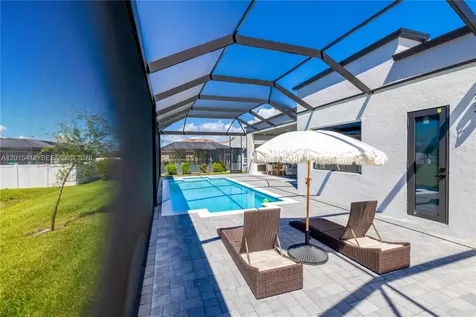10 SW 33rd Place Cape Coral FL 33904